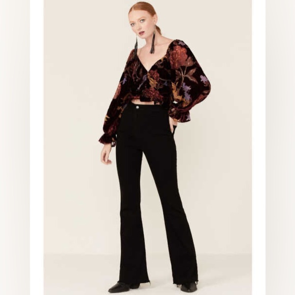 BY TOGETHER BURNOUT LONG SLEEVE VELOUR FLORAL CROP TOP SIZE MEDIUM - Picture 3 of 16
